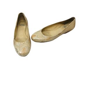 STUART WEITZMAN Snakeskin Print Flats